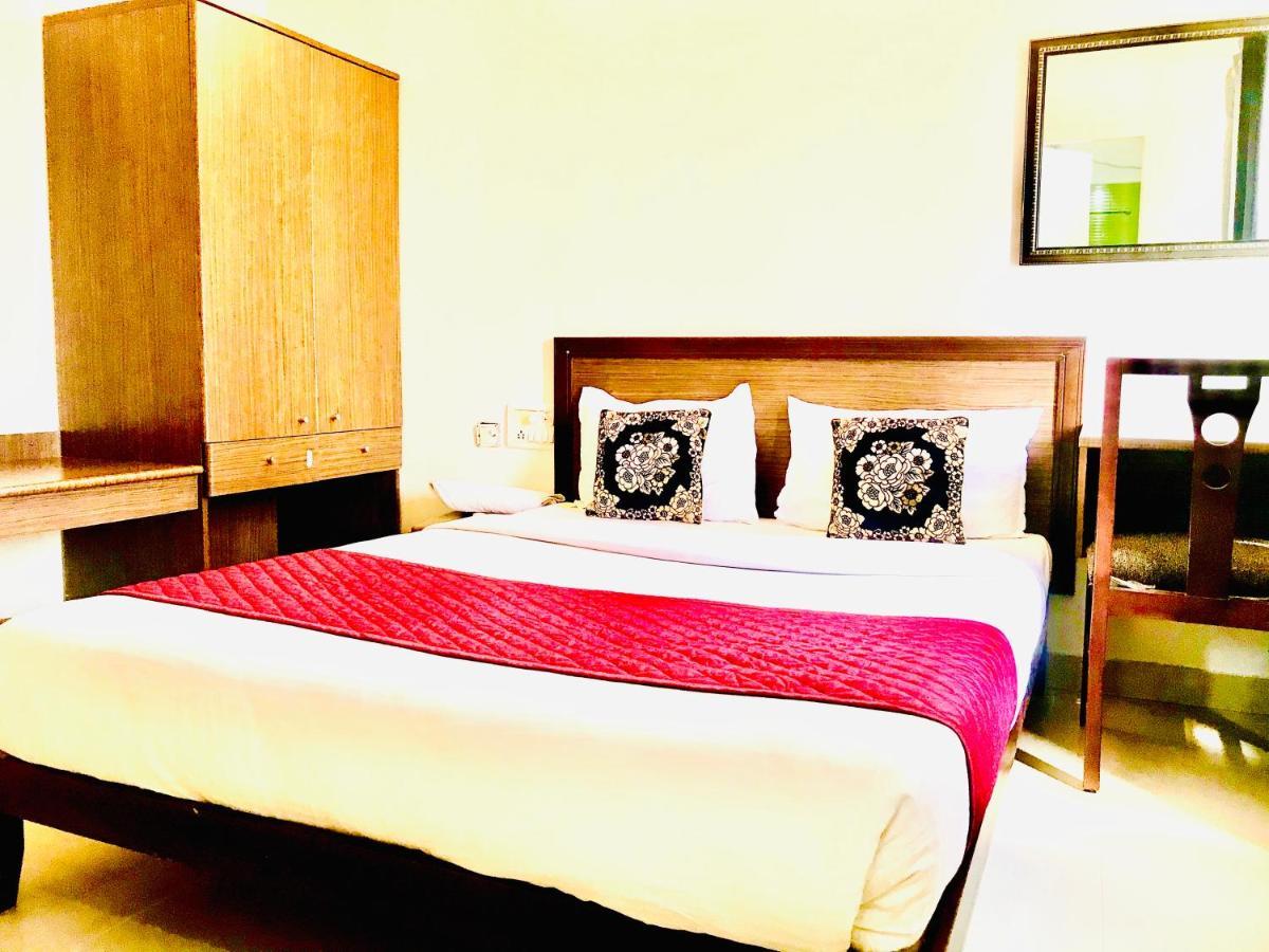 Hotel Half Moon Chennai Eksteriør billede